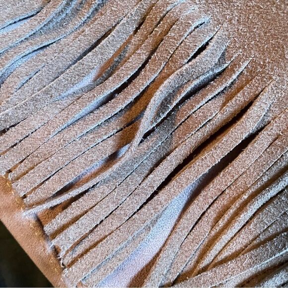 Vintage Nine West BoHo tan leather 5 x 9.5 purse, tassels on both sides. Zipper - Picture 8 of 12